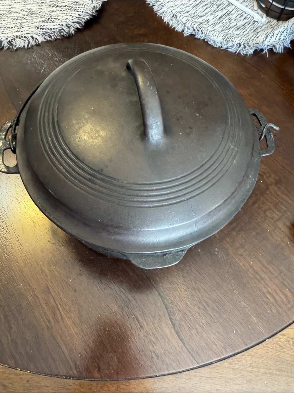 Wagner ware cast Iron Dutch Oven with Lid - Black - Picture 4 of 8